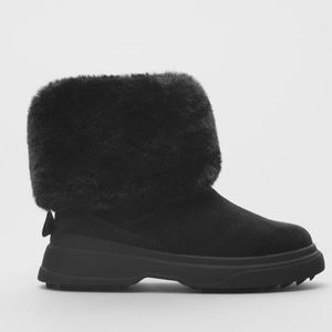 ZARA Women Faux Suede Faux Fur lined winter boots 
- Black size 37